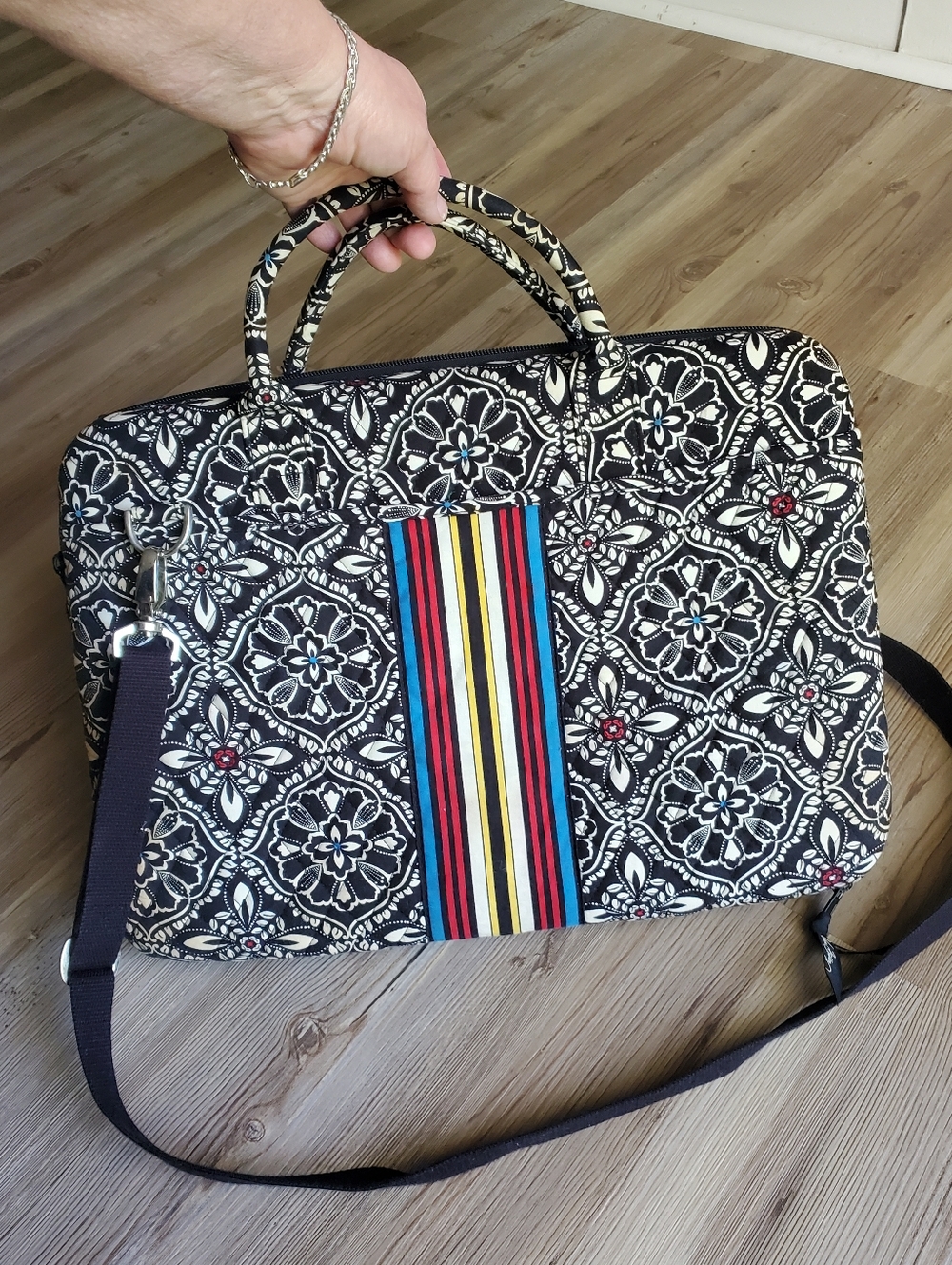 Vera Bradley hard shell laptop case in the retired "Barcelona" pattern EUC